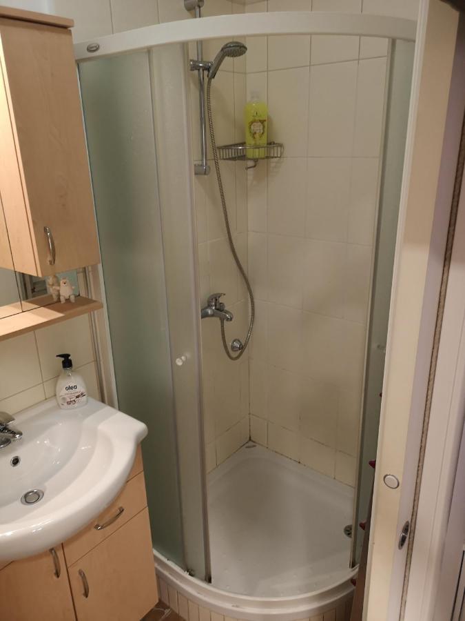 Masa Apartament