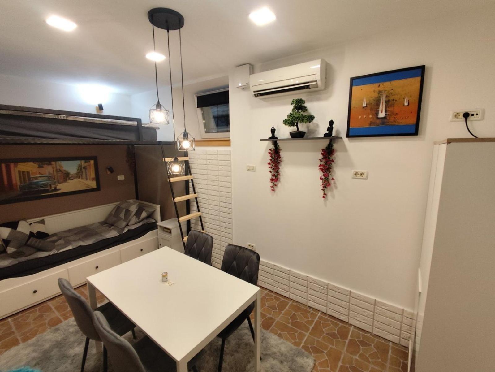 Masa Apartment